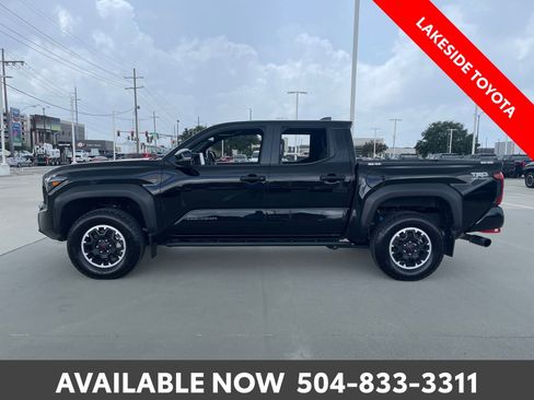Certified 2024 Toyota Tacoma TRD Off-Road w/ TRD Off Road Upgrade Package AWD/4WD image 2
