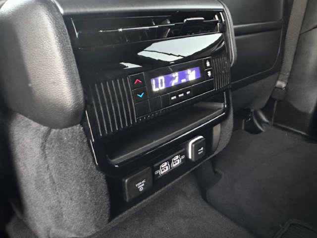 Used 2025 Jeep Wagoneer 4WD image 31
