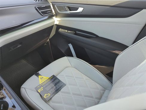 New 2026 Volkswagen Atlas Cross Sport SEL Premium R-Line image 39