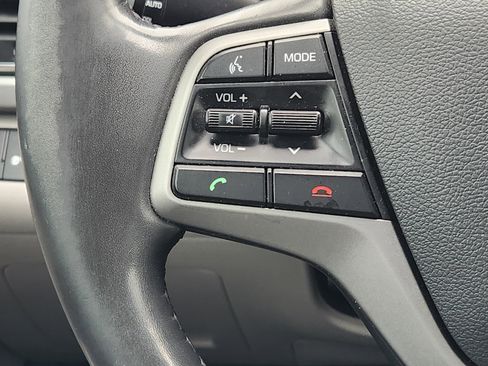 Used 2017 Hyundai Elantra SE w/ SE A/T Tech Package 03 image 27