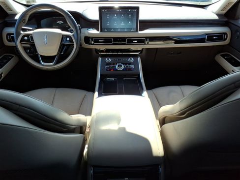 Used 2023 Lincoln Aviator Grand Touring w/ Elements Package Plus image 10