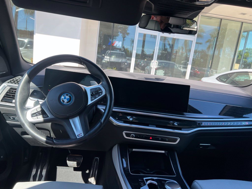 Used 2024 BMW X5 xDrive50e w/ M Sport Package AWD/4WD image 12
