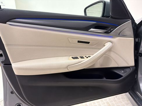 Used 2023 BMW 530i w/ M Sport Package RWD image 14