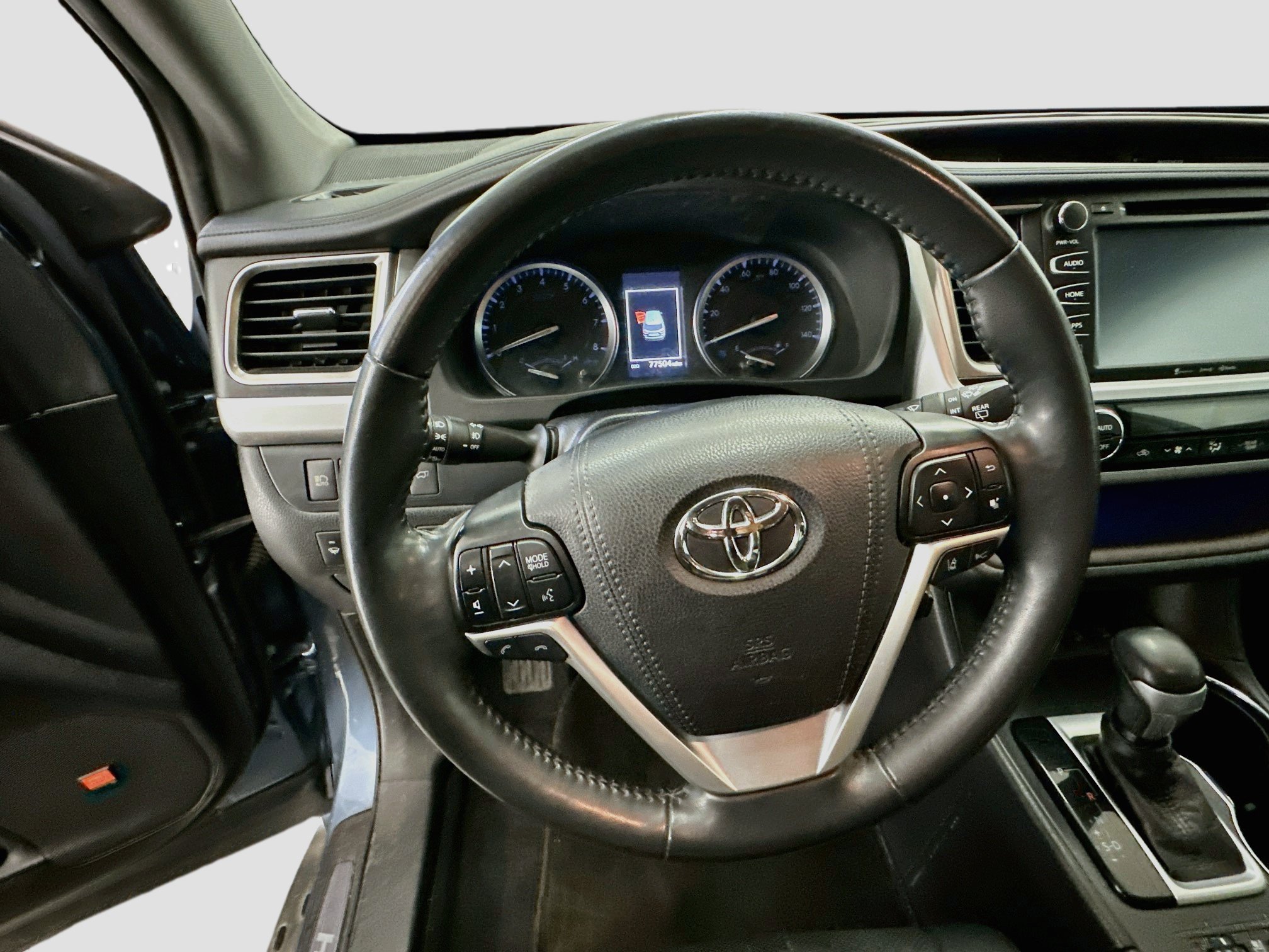 Used 2019 Toyota Highlander Limited Platinum AWD/4WD image 18