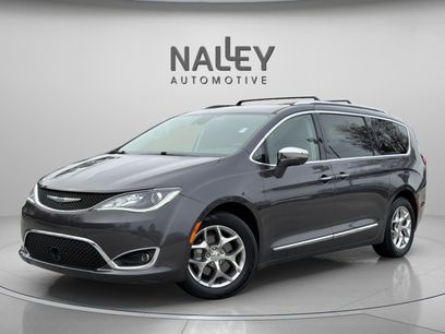 Used 2017 Chrysler Pacifica Limited w/ UConnect Theater Package