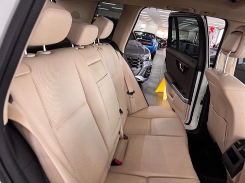 Used 2015 Mercedes-Benz GLK 350 4MATIC image 16