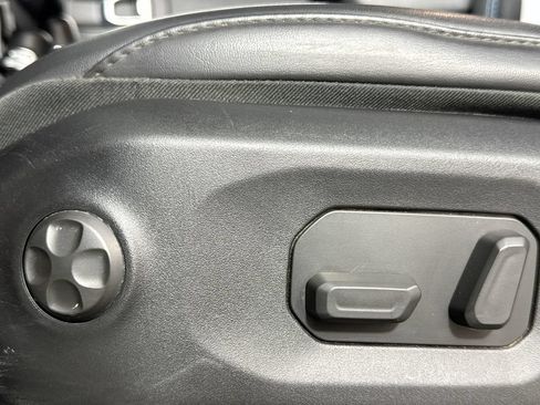 Used 2024 Jeep Wrangler Unlimited Rubicon 4xe AWD/4WD image 16