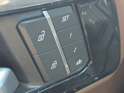 Used 2025 Chevrolet Tahoe High Country w/ Sun And Tow Package RWD image 24