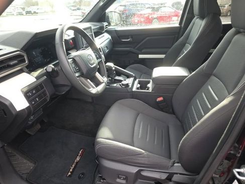 Used 2024 Toyota Tacoma TRD Off-Road image 9