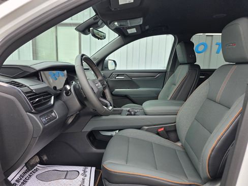 Used 2026 GMC Acadia AT4 w/ Super Cruise Package AWD/4WD image 12