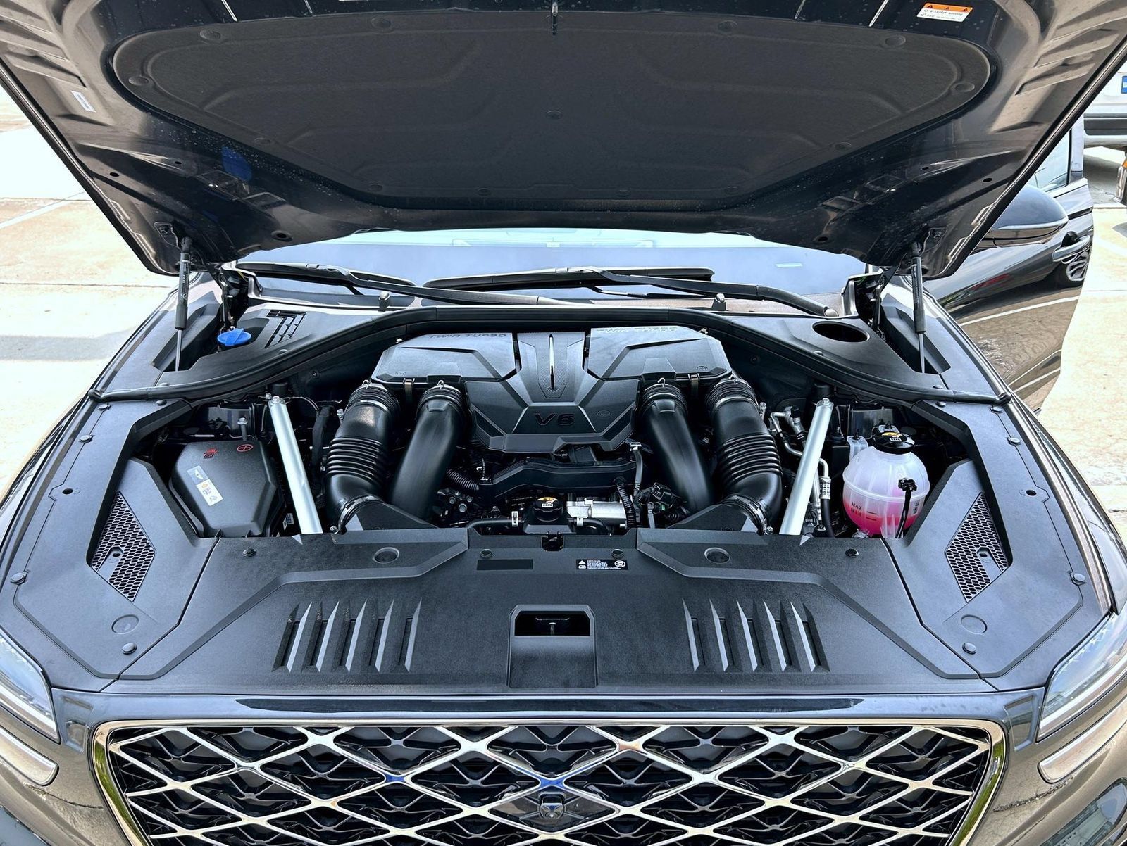 Certified 2026 Genesis GV70 3.5T Sport Advanced AWD/4WD image 24