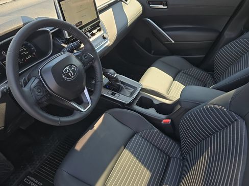 Used 2026 Toyota Corolla Cross AWD Hybrid w/ Convenience Package image 7