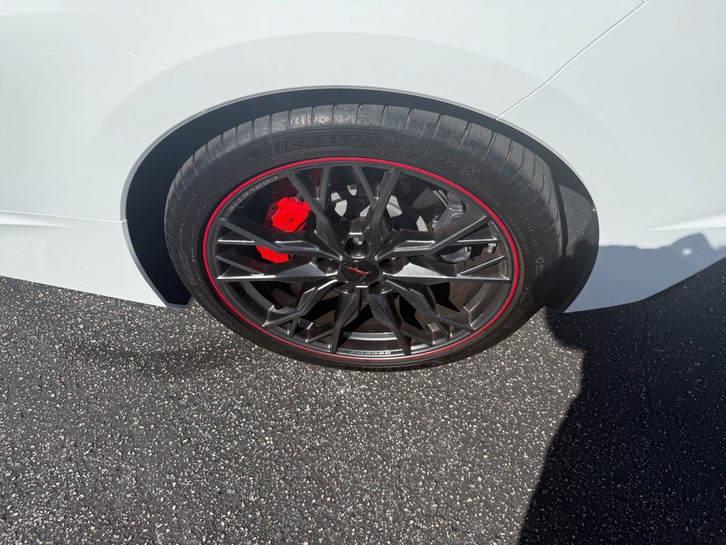Used 2023 Chevrolet Corvette Stingray Convertible w/ Z51 Performance Package RWD image 9