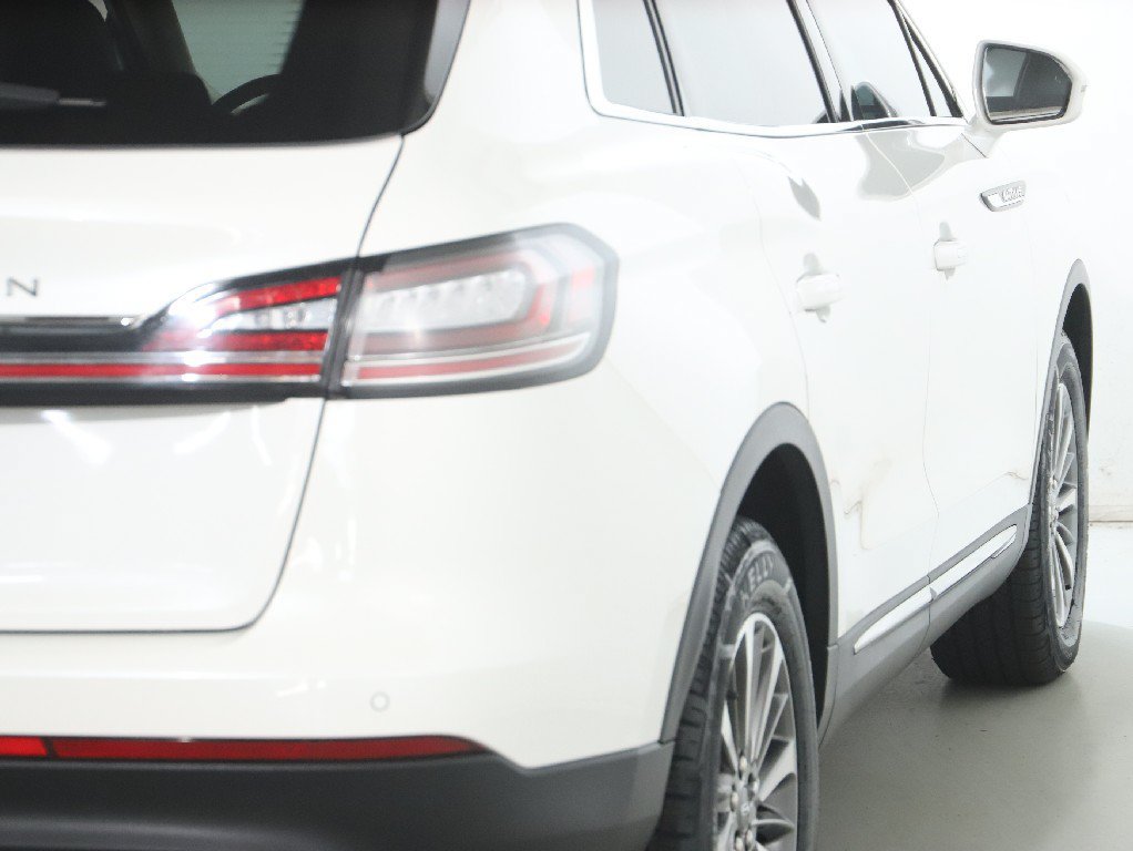 Used 2023 Lincoln Nautilus FWD w/ Premium Package image 45