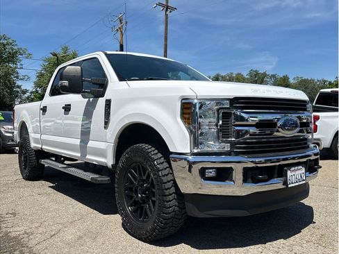 Used 2018 Ford F250 XLT w/ XLT Value Package AWD/4WD image 1