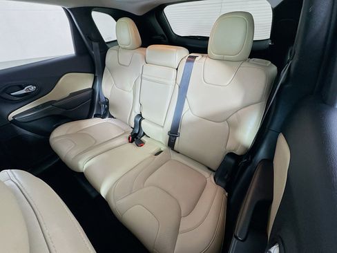 Used 2016 Jeep Cherokee Limited w/ Luxury Group image 23