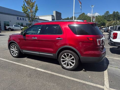 Used 2017 Ford Explorer Limited AWD/4WD image 10