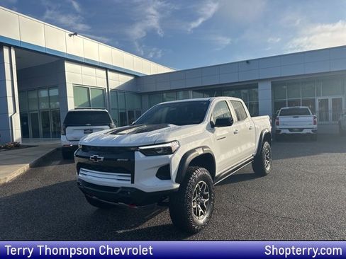 Used 2024 Chevrolet Colorado ZR2 w/ ZR2 Convenience Package III image 1