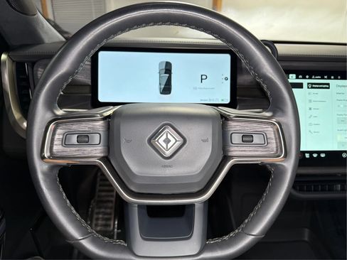 Used 2023 Rivian R1S Adventure Dual AWD/4WD image 31