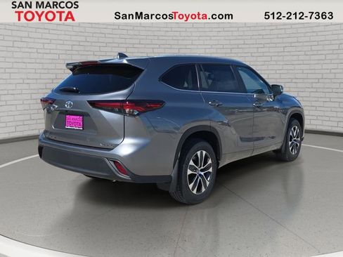 New 2026 Toyota Highlander XLE image 5