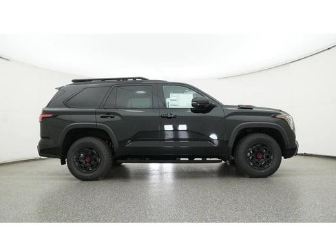 Used 2025 Toyota Sequoia TRD Pro AWD/4WD image 33