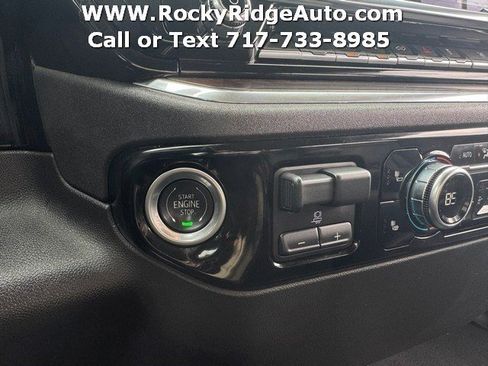 Used 2025 GMC Sierra 1500 SLT AWD/4WD image 23