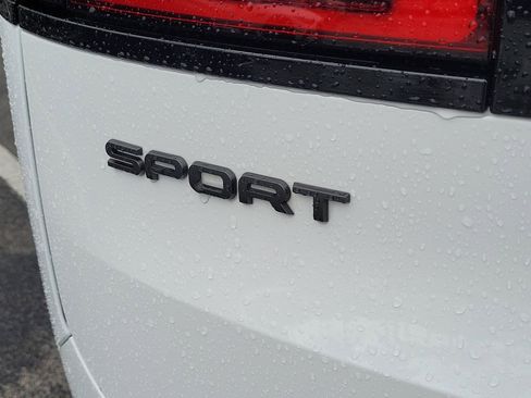 Used 2025 Land Rover Range Rover Sport SE AWD/4WD image 7