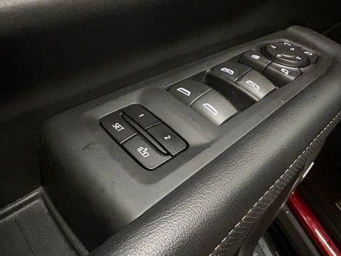 Used 2023 GMC Yukon SLT w/ SLT Premium Package AWD/4WD image 38