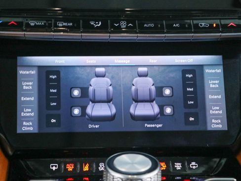 Used 2022 Jeep Grand Wagoneer Series III w/ HD Trailer Tow Package AWD/4WD image 21