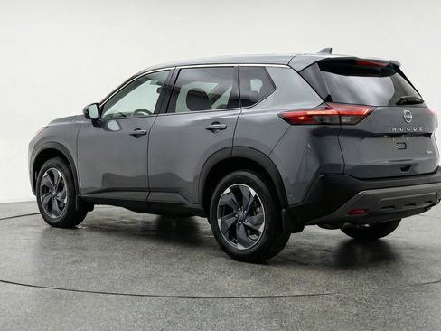 Used 2025 Nissan Rogue SV image 6