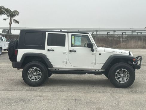 Used 2009 Jeep Wrangler Unlimited Rubicon w/ Dual Top Group image 3