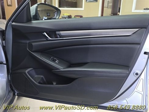 Used 2018 Honda Accord LX image 11