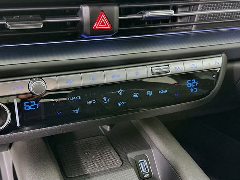 Used 2024 Hyundai Ioniq 6 SEL image 24