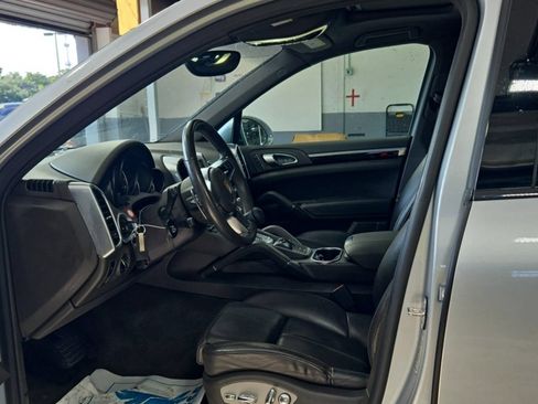 Used 2018 Porsche Cayenne Platinum Edition AWD/4WD image 7