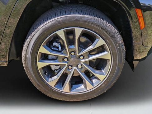 New 2025 Jeep Grand Cherokee L Overland w/ Luxury Tech Group IV image 9