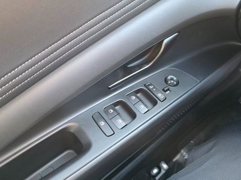 Certified 2025 Hyundai Elantra Sport image 18