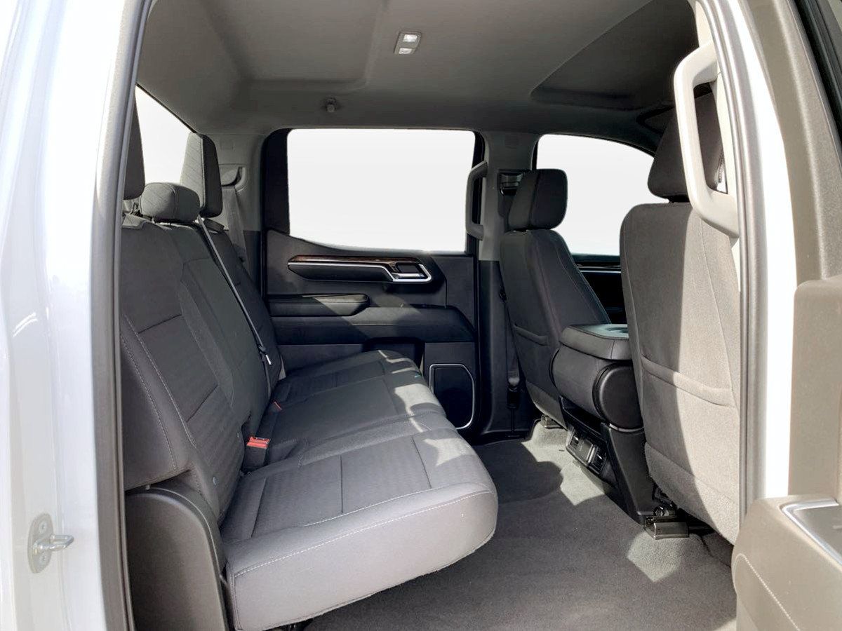 Used 2022 GMC Sierra 1500 SLE AWD/4WD image 17