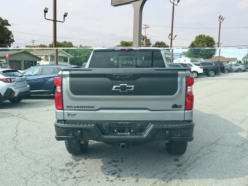 Used 2023 Chevrolet Silverado 1500 ZR2 w/ ZR2 Bison Edition AWD/4WD image 4