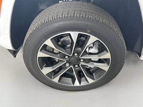 New 2025 Jeep Grand Cherokee Overland w/ Trailer Tow Package image 31