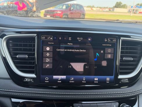 New 2027 Chrysler Pacifica Select FWD image 21