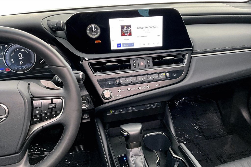 Used 2025 Lexus ES 300h w/ Premium Package FWD image 8