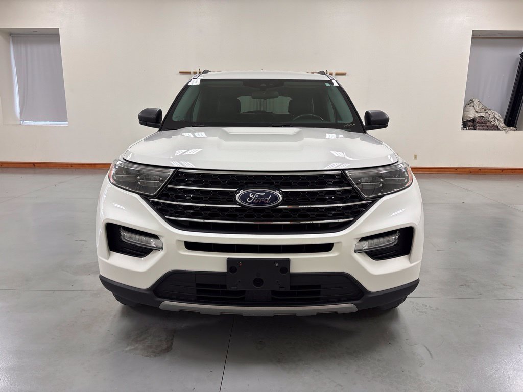 Used 2020 Ford Explorer XLT w/ Equipment Group 202A AWD/4WD image 3