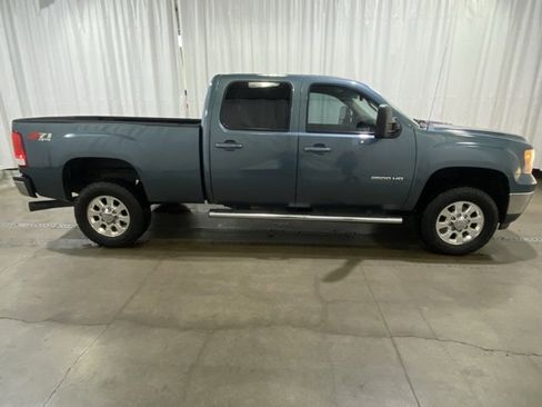 Used 2013 GMC Sierra 2500 SLT w/ SLT Convenience Package image 3