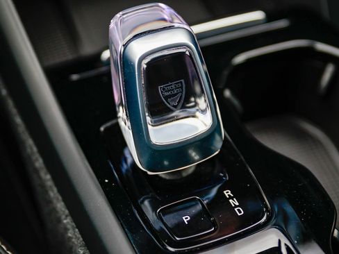 Used 2023 Volvo XC40 B5 Plus w/ Climate Package image 24