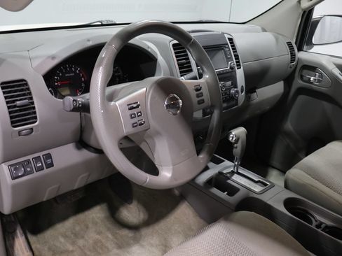 Used 2015 Nissan Frontier SV w/ SV Value Truck Package AWD/4WD image 15
