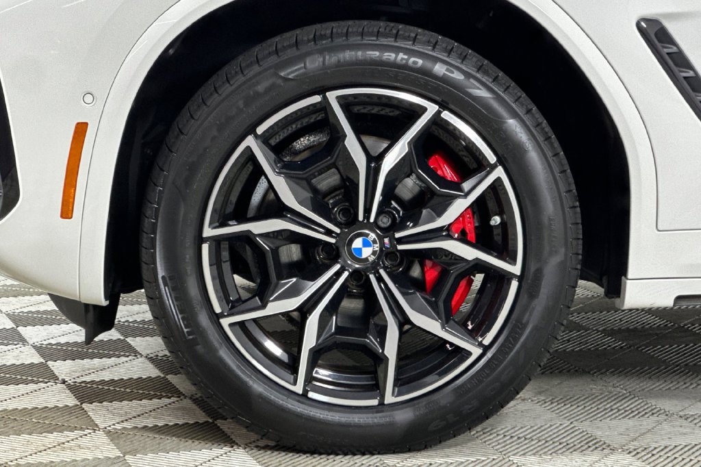 Used 2024 BMW X4 xDrive30i w/ M Sport Package AWD/4WD image 35