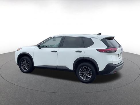 Used 2023 Nissan Rogue S image 9