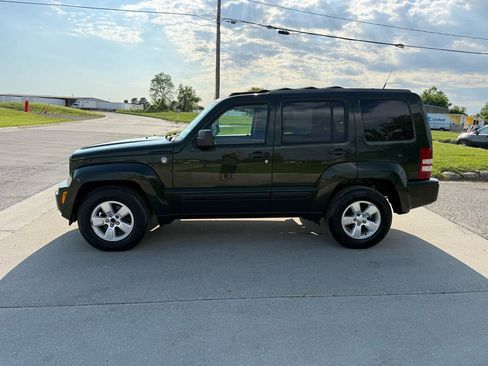 Used 2011 Jeep Liberty Sport w/ Popular Equipment Group AWD/4WD image 8