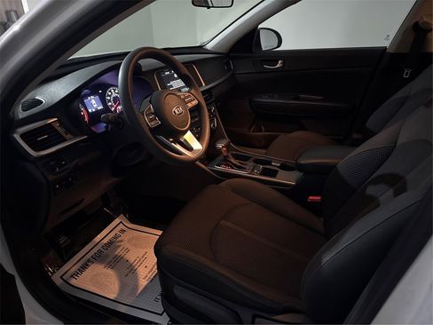 Used 2019 Kia Optima LX image 9