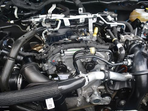 Used 2025 Ford Ranger XLT w/ Equipment Group 301A High AWD/4WD image 24